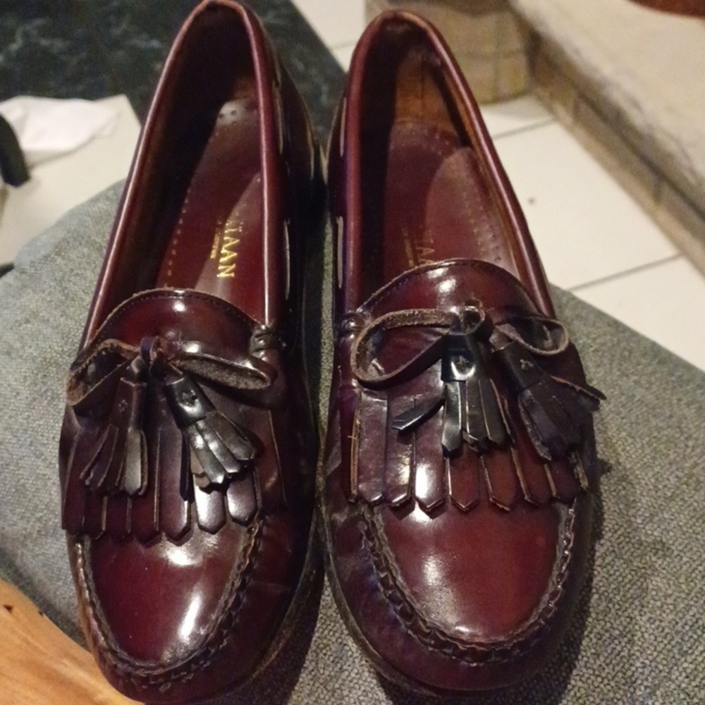 Vintage Cole Haan Men’s Tassel Burgundy Leather Loafers size 8,